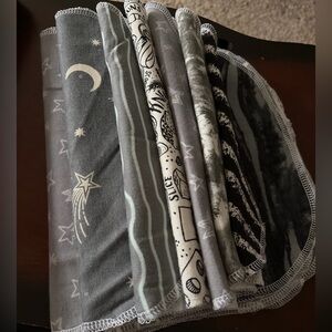 Shades of Gray Paperless Towels, Set of 16 (two of each design)